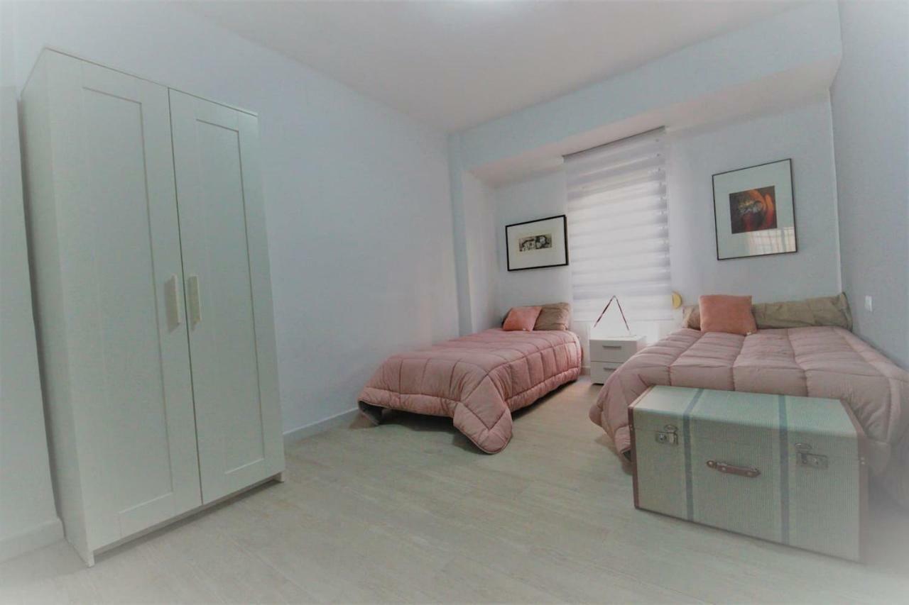 Ivam Esquife Apartment Valencia Exterior photo
